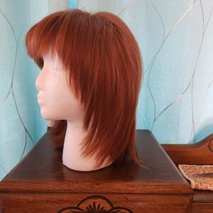 Stylish Women's Medium-Length Copper Red Wig with Bangs
